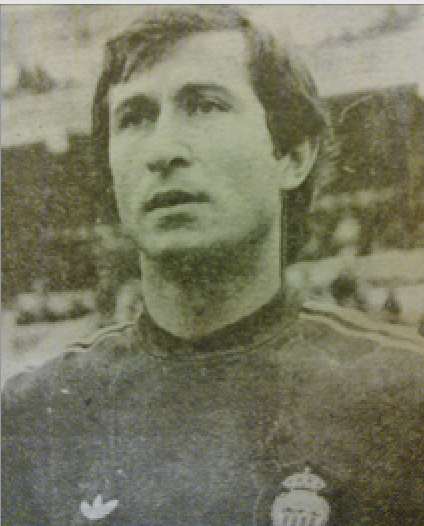 soydelmallorca's tweet photo. Mateu Morey será el tercer jugador de Petra en disputar un partido oficial con la camiseta del @RCD_Mallorca tras José Jaume y Gaspar Bonnin.

En la RS Alfonso XIII también jugó el petrer Francisco Busquets Ripoll entre 1917 y 1922. https://t.co/mpATg6pcGr