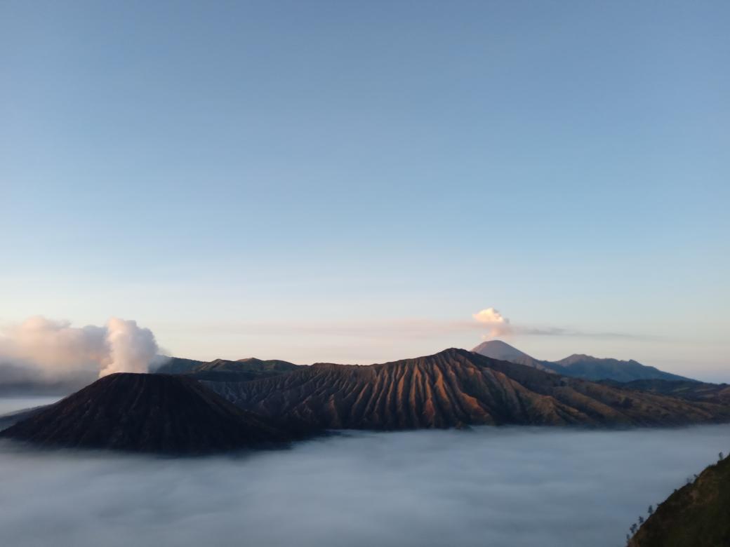 Bromo...keindahanya ga ada habisnya...