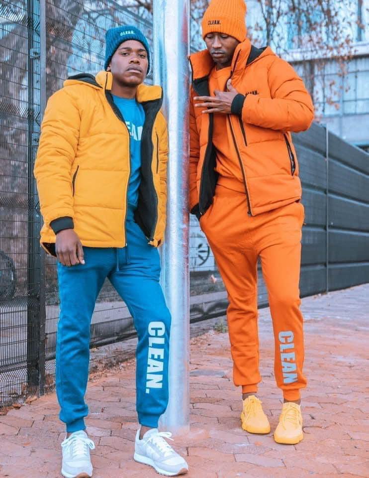 CLEANSKOON's tweet photo. CLEAN. 

Classic Puffer jackets = R1500
Storm-Fit 🥶= R2500 

WhatsApp: 0793632088

#Dubai #malema #Durbanjuly2024 #emtee https://t.co/YGMRcjqLvo