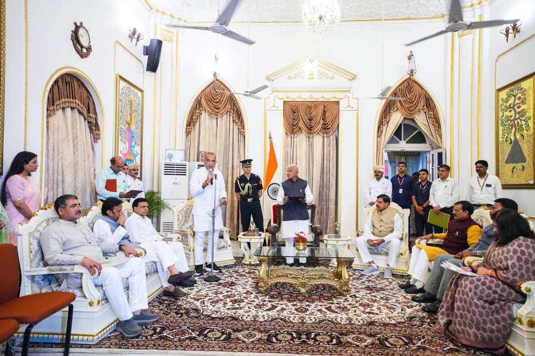 विजयपुर विधानसभा क्षेत्र से श्री <a href="/rawat_ramniwas/">Ramniwas Rawat</a> जी को मध्य प्रदेश सरकार में कैबिनेट मंत्री बनाये जाने पर हार्दिक बधाई एवं शुभकामनाएँ।💐💐
आप अपने अनुभव और सेवाभाव से निश्चित ही प्रदेश के विकास और प्रगति के साथ ग्वालियर चंबल क्षेत्र के लिए अपनी महत्वपूर्ण भूमिका सुनिश्चित करेंगे।