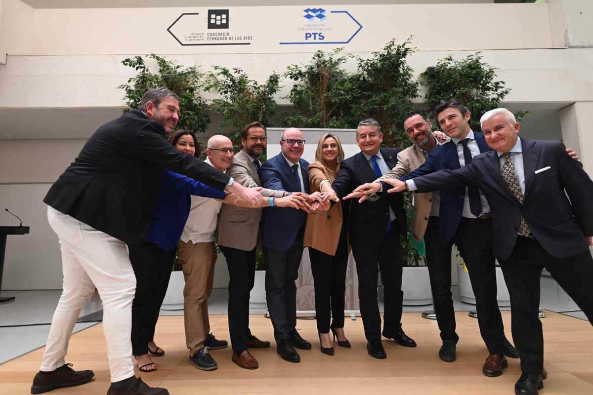 #Granada se consolida como epicentro de #IA. En otoño de 2025 abrirá el Centro de #IA de #Andalucía..

<a href="/AndaluciaJunta/">Junta de Andalucía</a> compensa a la ciudad tras la decisión partidista de Sánchez de llevarse <a href="/agenciaAESIA/">AESIA</a>.

Trabajamos con <a href="/marifrangr/">Marifran Carazo</a> y @canalUGR para ser la capital de la #IA.