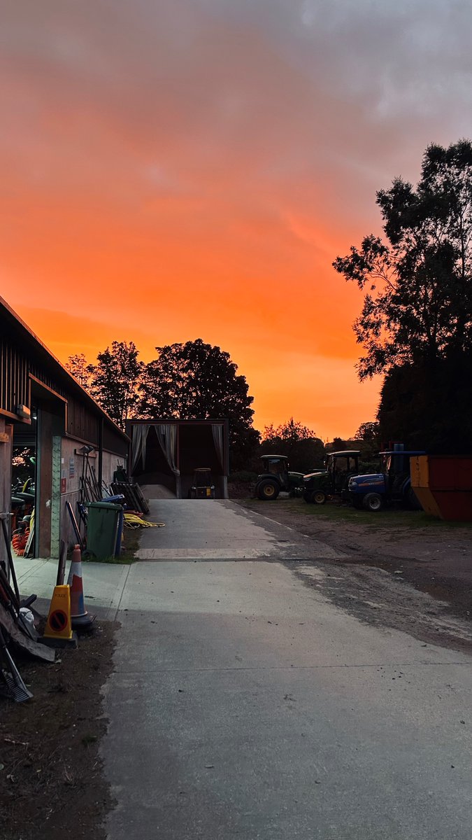 Red sky in the morning at the greenkeepers maintenance sheds... #shepherdswarning #weather #golfingweather