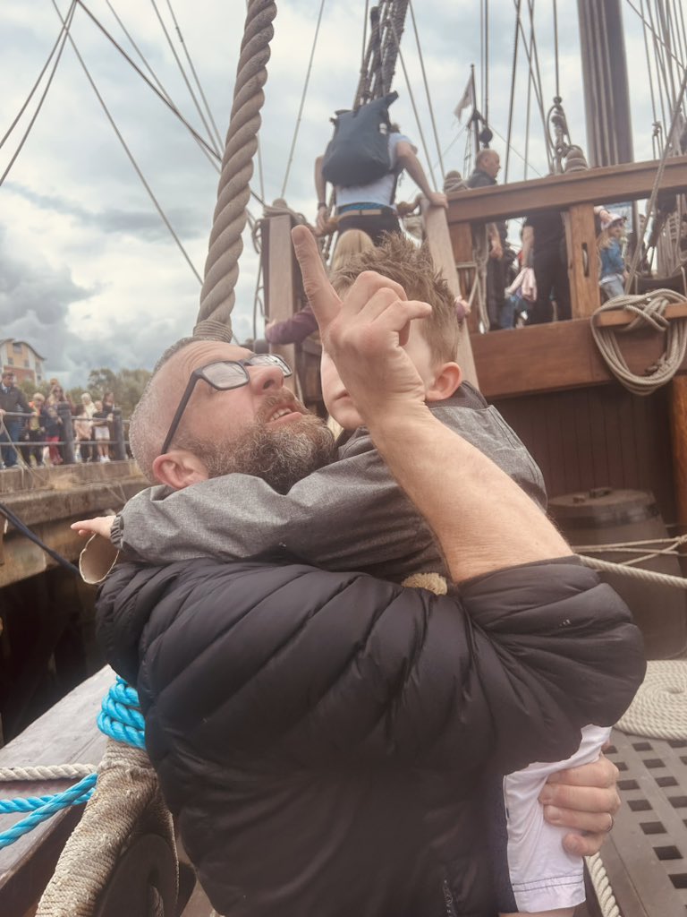 2Kniveskitchen tweet media