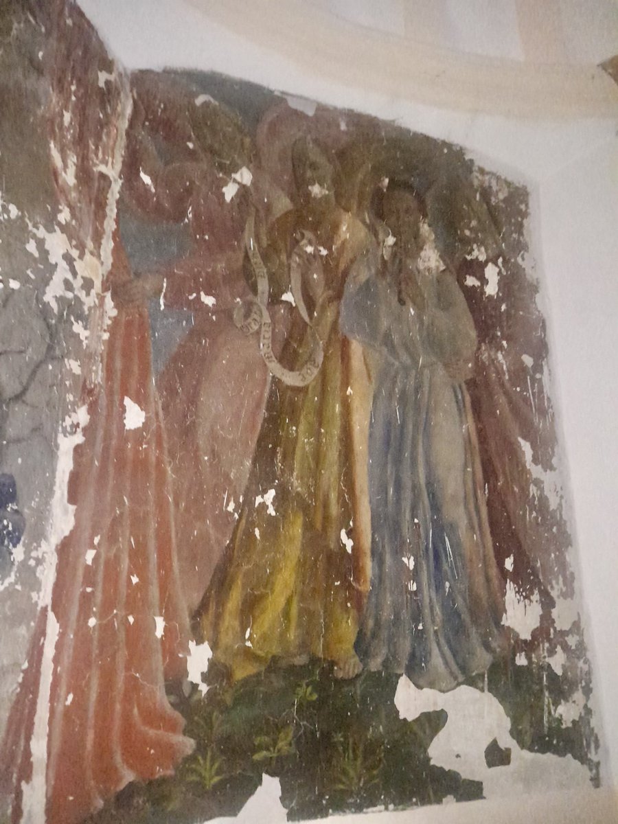 Estos son los frescos que mi tía abuela ROSARIO DE VELASCO pintó durante la guerra en la iglesia de Las Machorras, en Burgos. Y así están ahora… 

¡Vamos a restaurarlos <a href="/IMCBURGOS/">Gerencia de Cultura y Turismo Burgos</a>, <a href="/CulturalCBurgos/">Cultura Fundación Caja de Burgos</a>! Rosario fue una de las grandes del XX, hoy con exposición en <a href="/MuseoThyssen/">Museo Thyssen</a>.