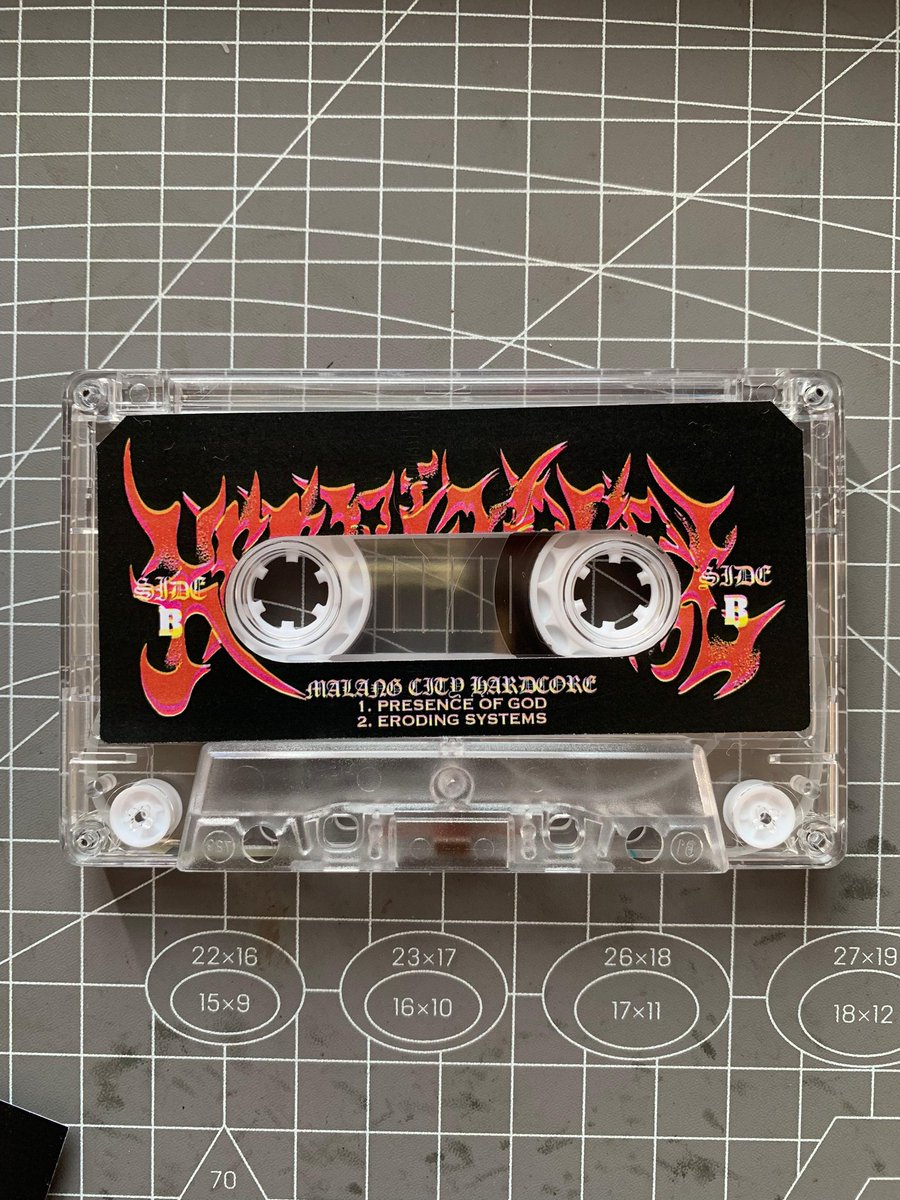 KIR1X513 tweet media