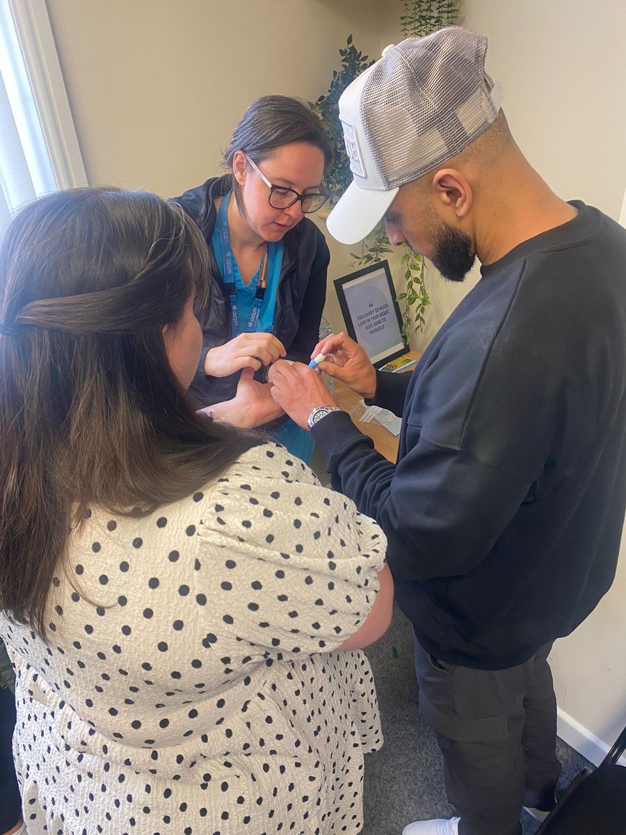 EarlyBreakUK's tweet image. Last week, the Advocacy Team in Blackburn with Darwen had BBV (Blood Bourne Virus) training with #Spark and a very informative training session with Roland from Red Rose Recovery around IPED's (Image Performance Enhancing Drug's). #redroserecovery #earlybreakbwd