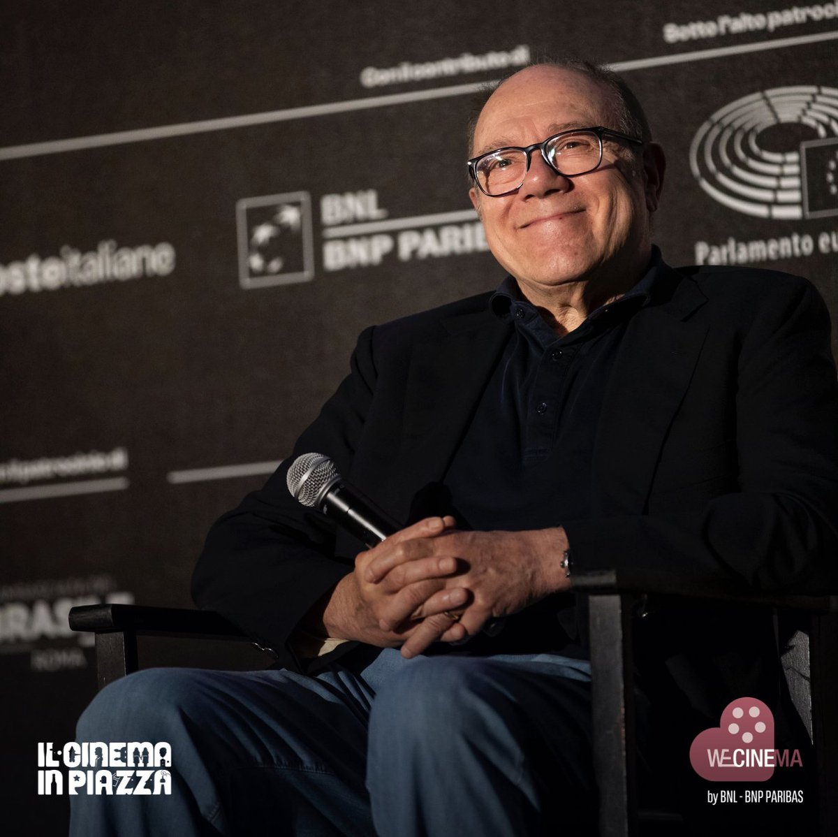 WeCinema's tweet image. “È bello vedere tanti giovani che vengono a vedere un film complesso, tanto intelligente, rivoluzionario, vuol dire che questi ragazzi amano veramente tanto il cinema”.

#CarloVerdone, ospite a #IlCinemaInPiazza, presenta #QuartoPotere di Orson Welles. L’attore e regista dialoga