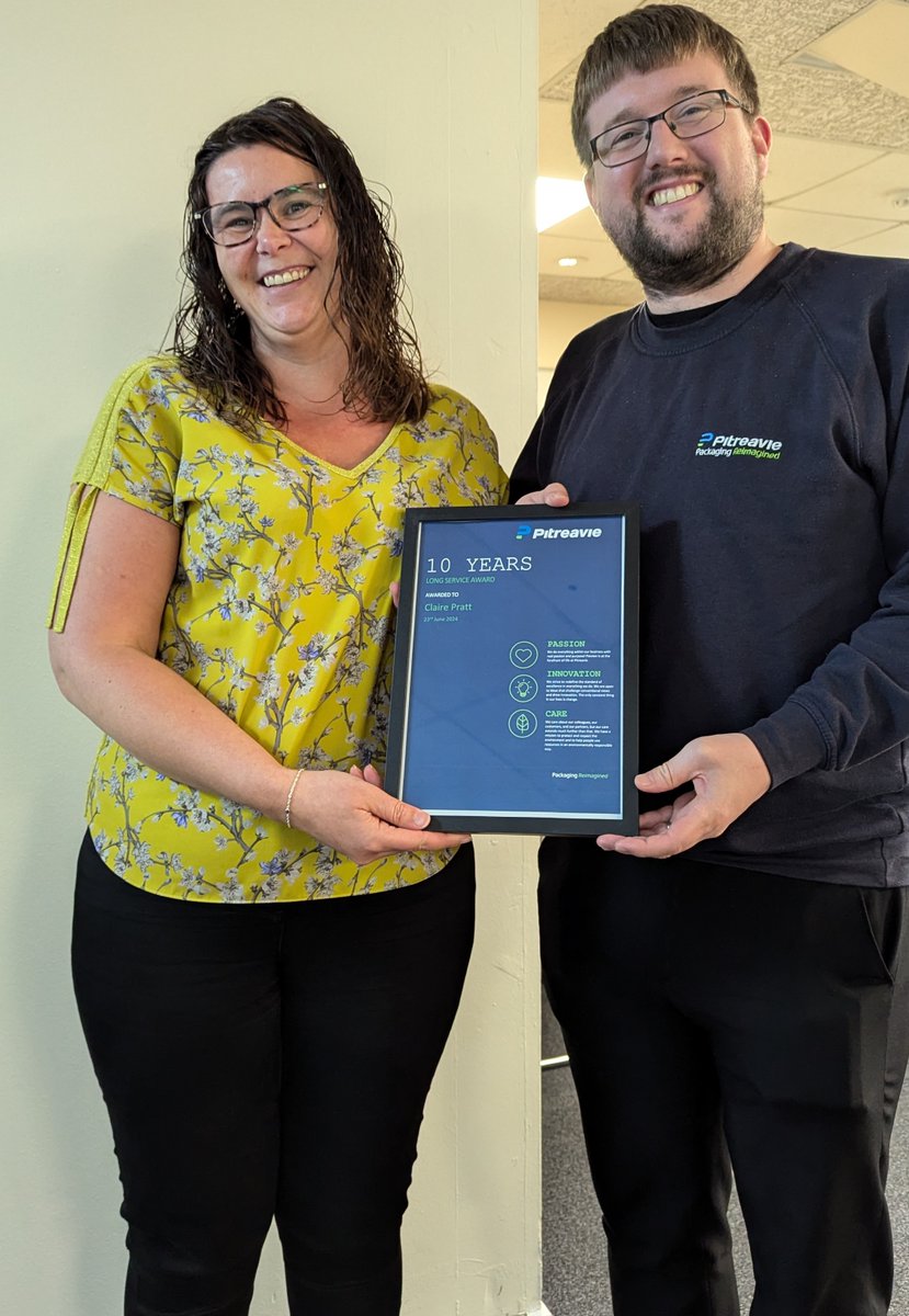 PitreavieGroup's tweet image. Congratulations to Claire Pratt from our Finance team at Pitreavie for 10 years of service. 🎉

David Alexander, Financial Controller proudly presented her award last week. An amazing achievement, well done Claire!

#10years #EmployeeRecognition #LengthofService