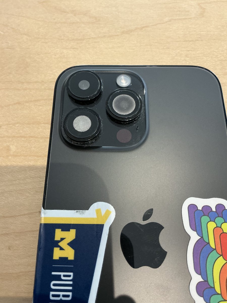mkln's tweet photo. @Apple @AppleSupport 10 minutes of rain, phone just barely wet, and woops. My guess? Sloppy screen repair at the Apple Store in Troy, MI, since I had zero issues in worse rain before. (same appt changed my battery and when I got the phone it said it wasn't genuine. lol) https://t.co/5zmTlRAD05