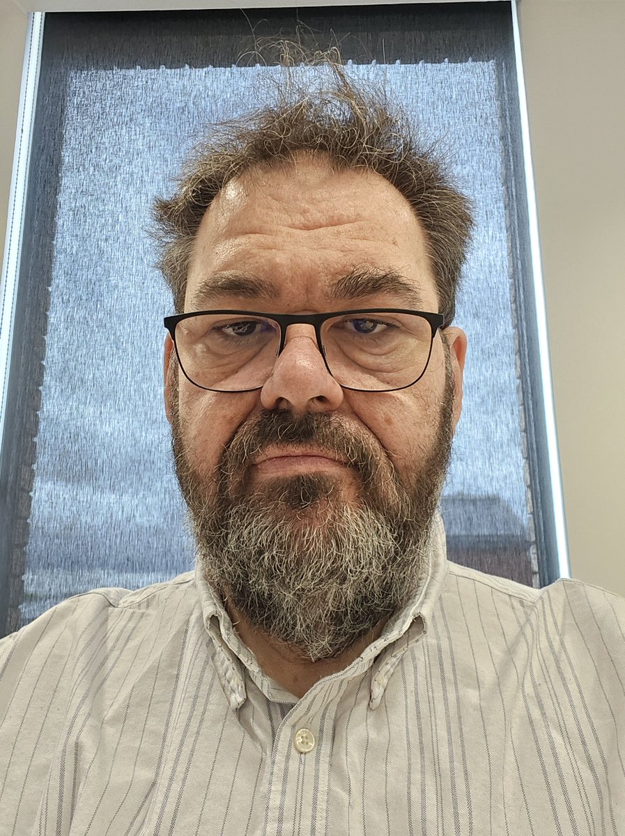 Daniel Cooper (aka Smurflord, aka Gorbag) tweet media