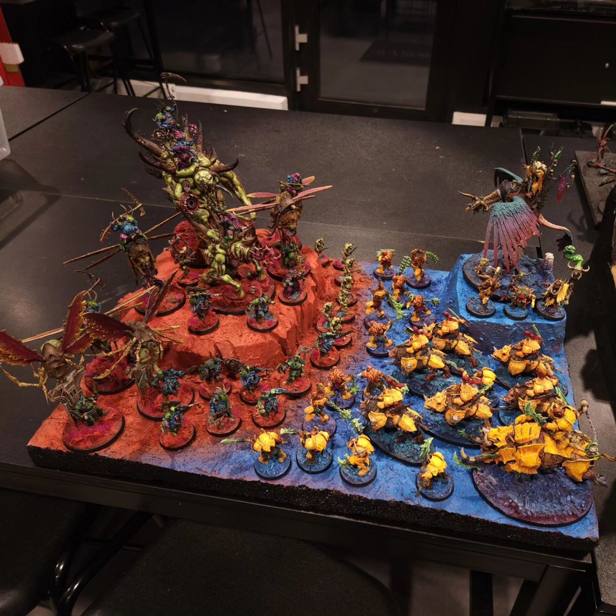 Now that points are about to drop, I wanna wish Happy 4.0 to all wardolly friends worldwide. And as for you, getting ready to explode online because points went way up... You are seen, buddy. It's gonna be OK. You're gonna be OK.
#newaos #WarhammerCommunity #warhammer