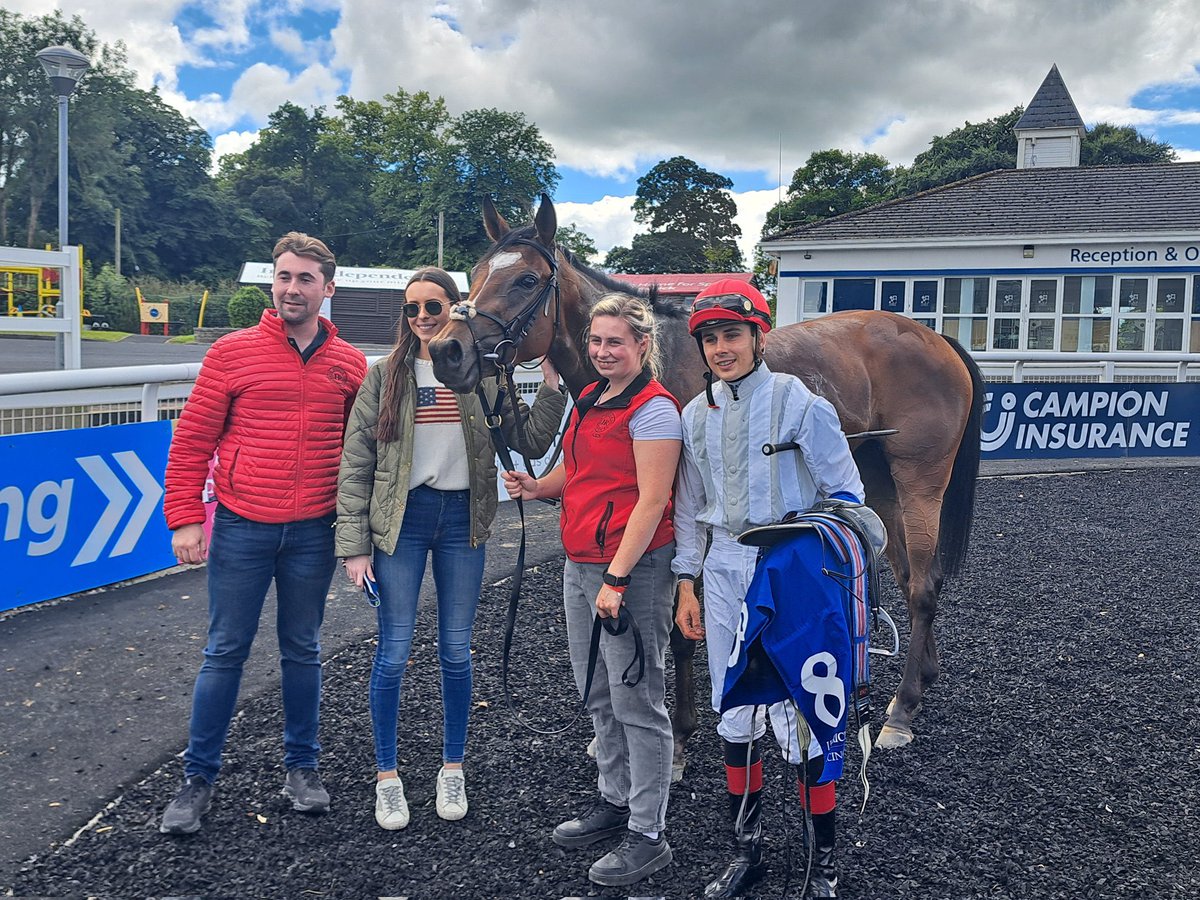 🏆WINNER🏆 

LA VITA NOVA wins the <a href="/LimerickSavoy/">Savoy Bar Limerick</a> Median Auction Fillies Maiden <a href="/LimerickRaces/">Limerick Races</a> 🤍❤️🩶

Congratulations to her owner William Crager <a href="/will_crager/">Will Crager</a> 🥂🥂

Ridden by <a href="/WhelanRonan/">Ronan Whelan</a> 👏👏
