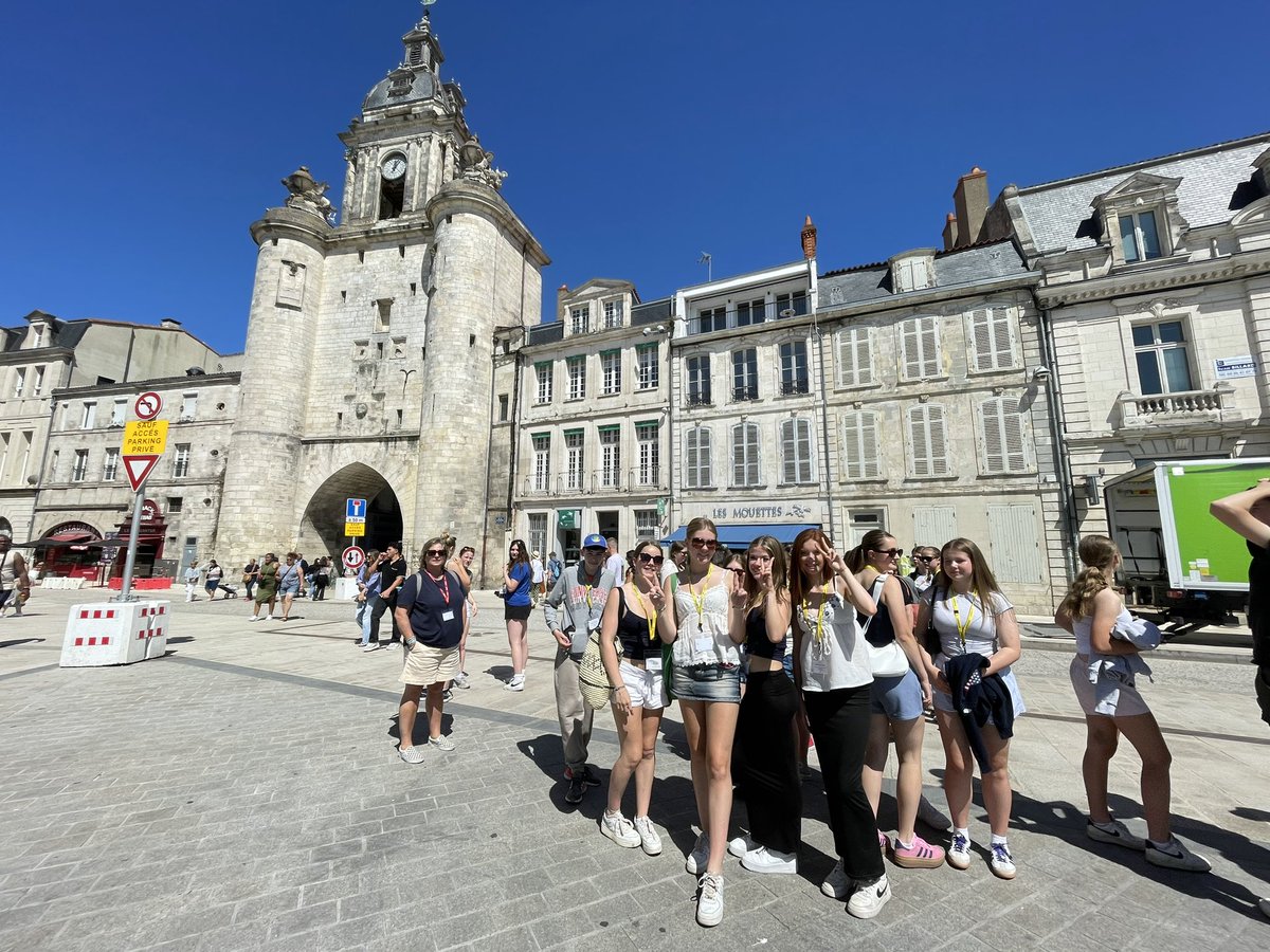 Il fait beau à La Rochelle! Sending out sunshine, ready for a stroll in town.