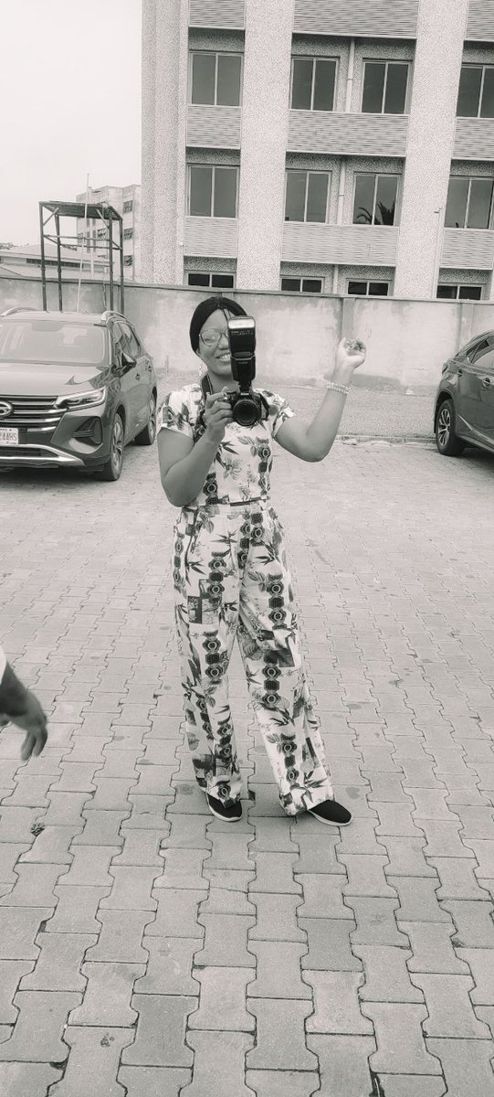 BlessingBLB's tweet photo. I fell in love with PHOTOGRAPHY.

I was trained @dominioncityvi  ⛪

My passion for business, made me dive into product photography .

Here's my story and summary of my product photography journey .

Follow me for more.

Follow for more........ https://t.co/ReQUxaUUvd