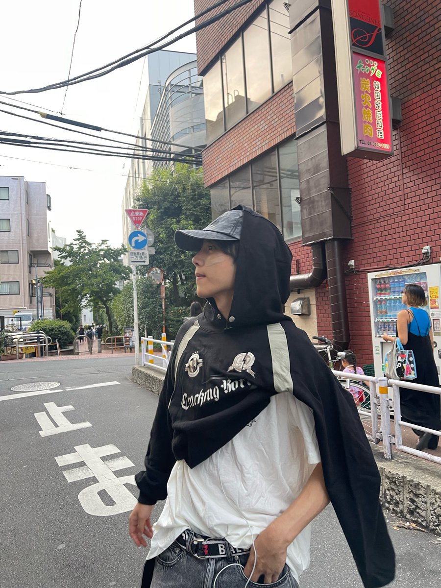 swlovezone's tweet photo. sunwoo sent photos!!! ♥︎ https://t.co/qF8wVkHcei