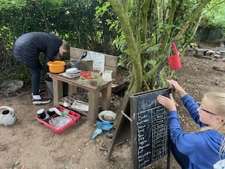 NectonFS's tweet image. @NectonY6 had a blast last week, the potion making was back and sparked a lot of colourful mixing. We also had a more extensive mud menu designed along with great set ups to dine in. A spot of climbing too.