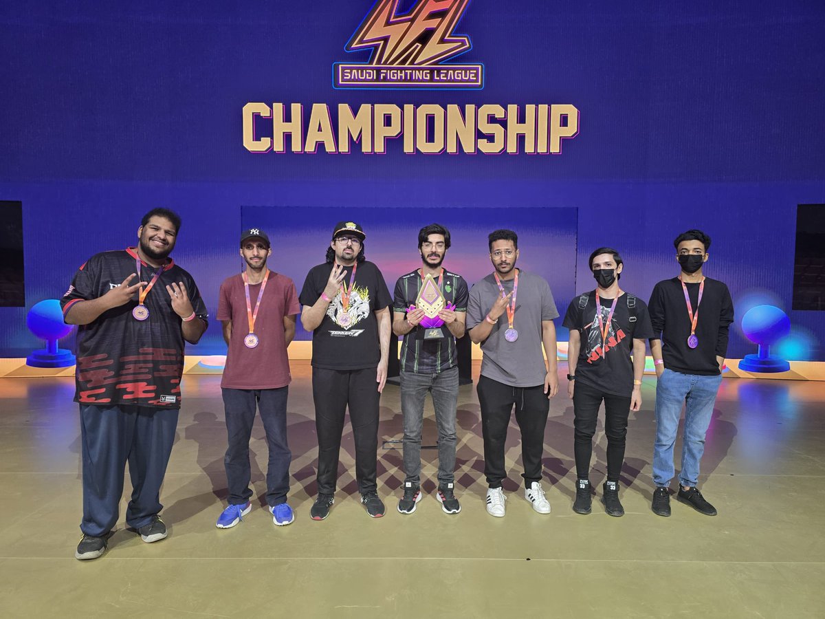 الحمدلله حصلت على المركز الرابع في نهائي الدوري السعودي للرياضات الالكترونية الموسم2

كانت من اقوى البطولات وانا فخور بالمركز اللي حققته على أني كنت آمل بالأفضل دائما.

أشكر القائمين على البطولة والمنظمين على كل الجهد المبذول.

أحب ابارك لـ<a href="/mka988/">Falcons| AQEEL</a> على الفوز والمستوى الكبير.