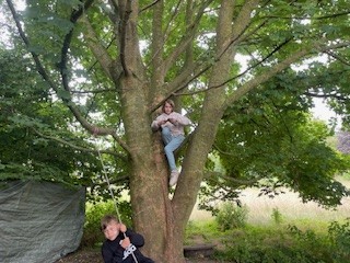 NectonFS's tweet image. @NectonY6 had a blast last week, the potion making was back and sparked a lot of colourful mixing. We also had a more extensive mud menu designed along with great set ups to dine in. A spot of climbing too.