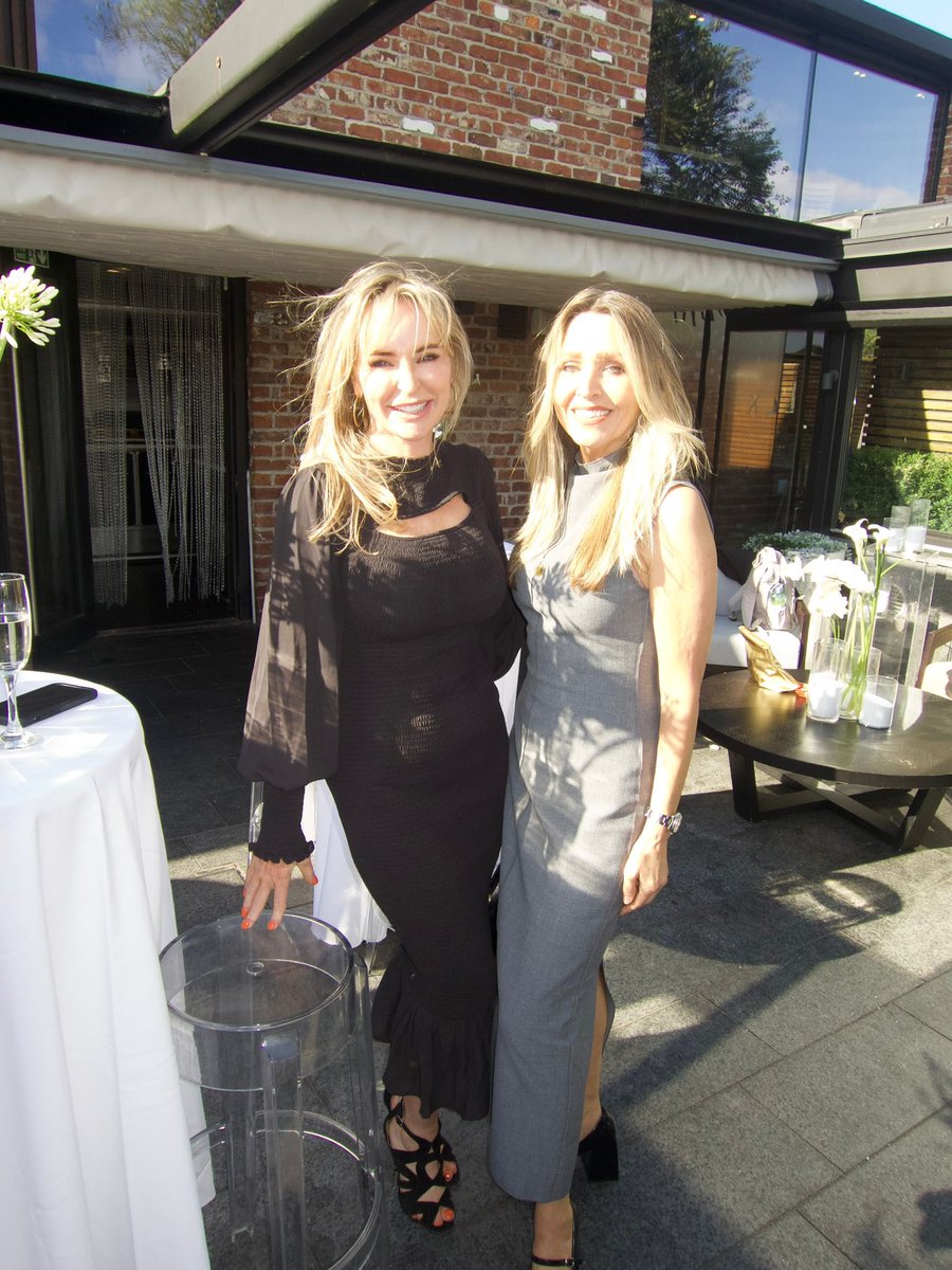 We always say we never go out unless we are getting paid .. well we did this weekend 🤩🤩The sun was out for my daughters wedding party ☀️ 
#wedding #aprilandbev #summer #notwork