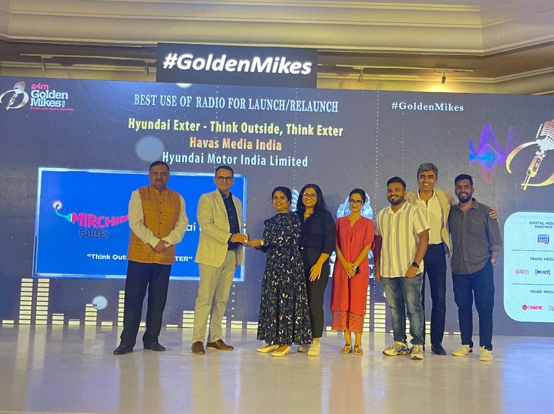 HavasMediaIN's tweet photo. ✨Kudos to our stellar team for winning a Silver metal for Hyundai Exter - Think Outside, Think Exter under the Best Use of Radio for Launch/Relaunch category at the @e4mtweets #GoldenMikes - Radio & Audio Awards 2024. 📻
#HavasProud
@Havas @HavasMediaGroup @HyundaiIndia https://t.co/aqkMpmXbuL