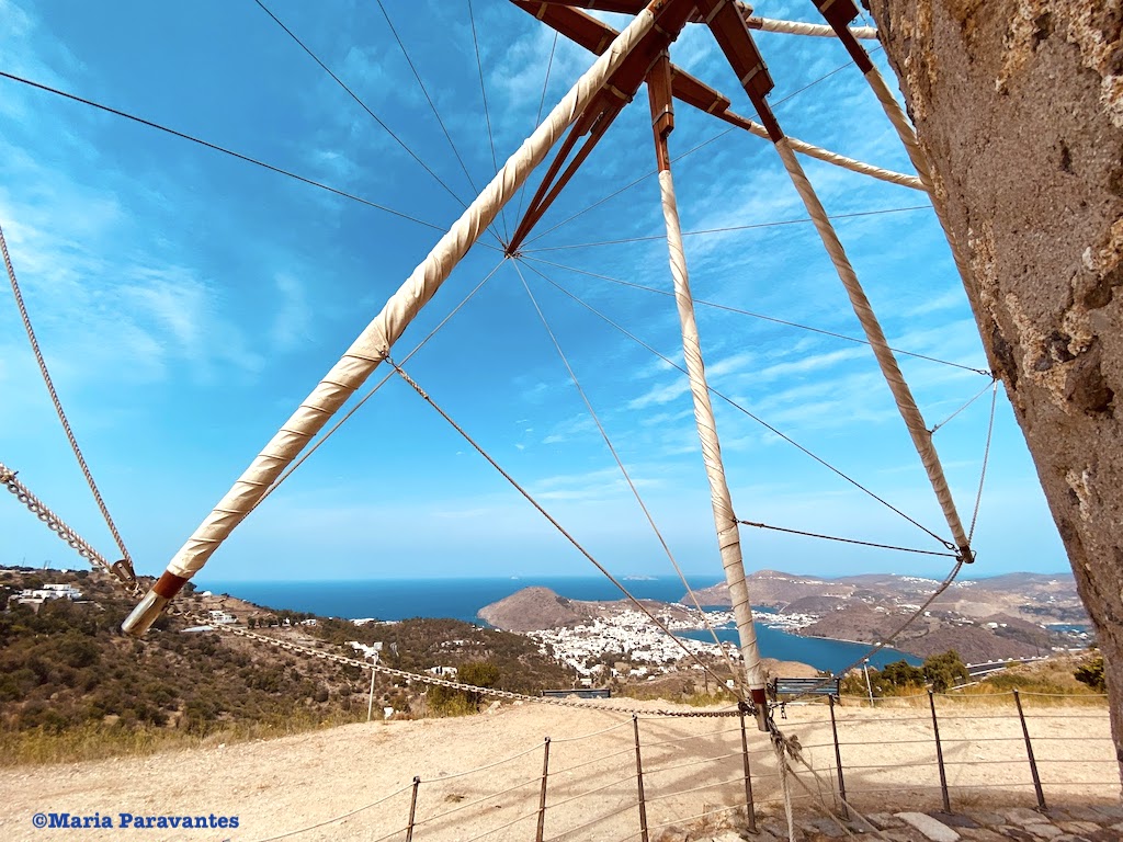 TheGreekVibe's tweet photo. In our July newsletter: all about Greece's unique #retsina wine, 16 things you must pack for your #Greece vacation, why you should definitely go to a #Greek ‘panegyri’, a Greek island where miracles still happen & 10 things to do in Athens 👉🏼https://t.co/M30XMenWFM https://t.co/pkFkHf7yUV