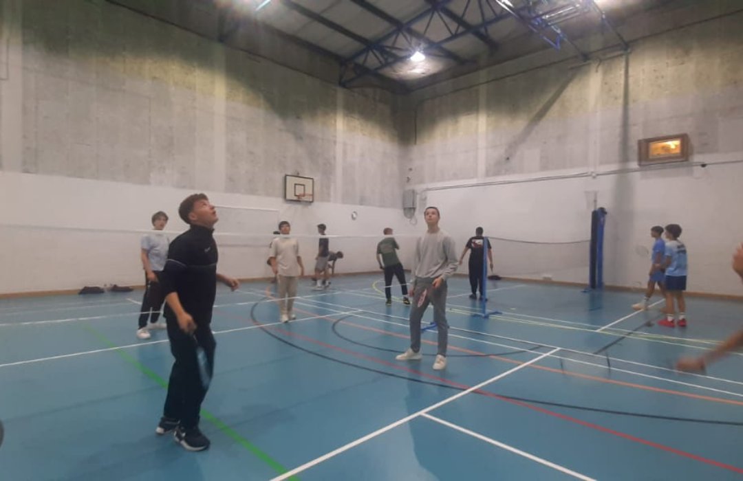 MHShortCourses's tweet photo. Our students had an incredible time during their sports lesson, where they played badminton. They displayed impressive skills and determination. The lesson was filled with energy and teamwork.

#MillHillShortCourses #MillHillSummerSchool https://t.co/Wzf96kGQyj