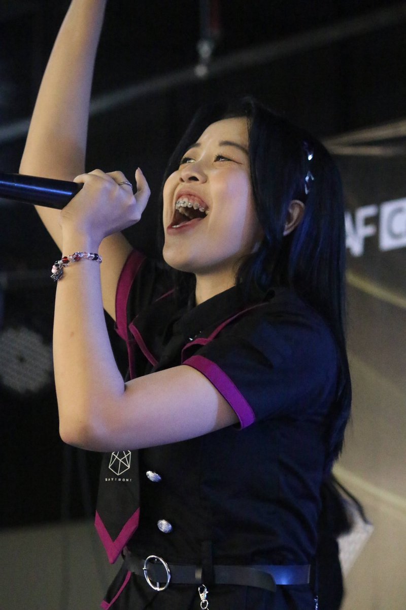 <a href="/ibeeleafinyou/">gadis 😼</a> 

<a href="/SaywonOfficial/">Say! Won!</a> 
In bekasi idol fest