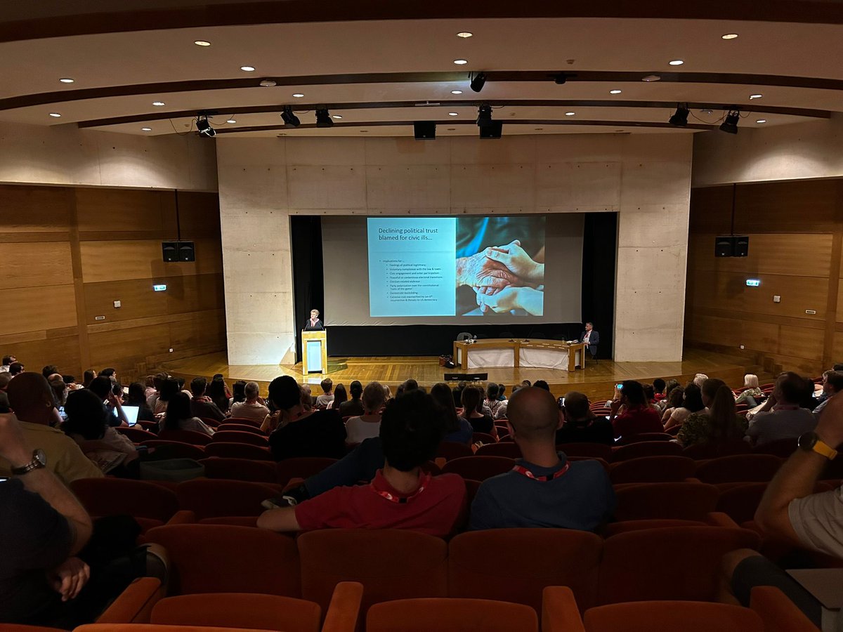 ESS_Survey's tweet photo. The incredible @PippaN15 (@Kennedy_School 🇺🇸) discussing the concept of trust in our first keynote of the 5th International ESS Conference at @icsunivlisboa and @ISCTEIUL 🇵🇹 #ESSConf https://t.co/WRWwLkcLkT