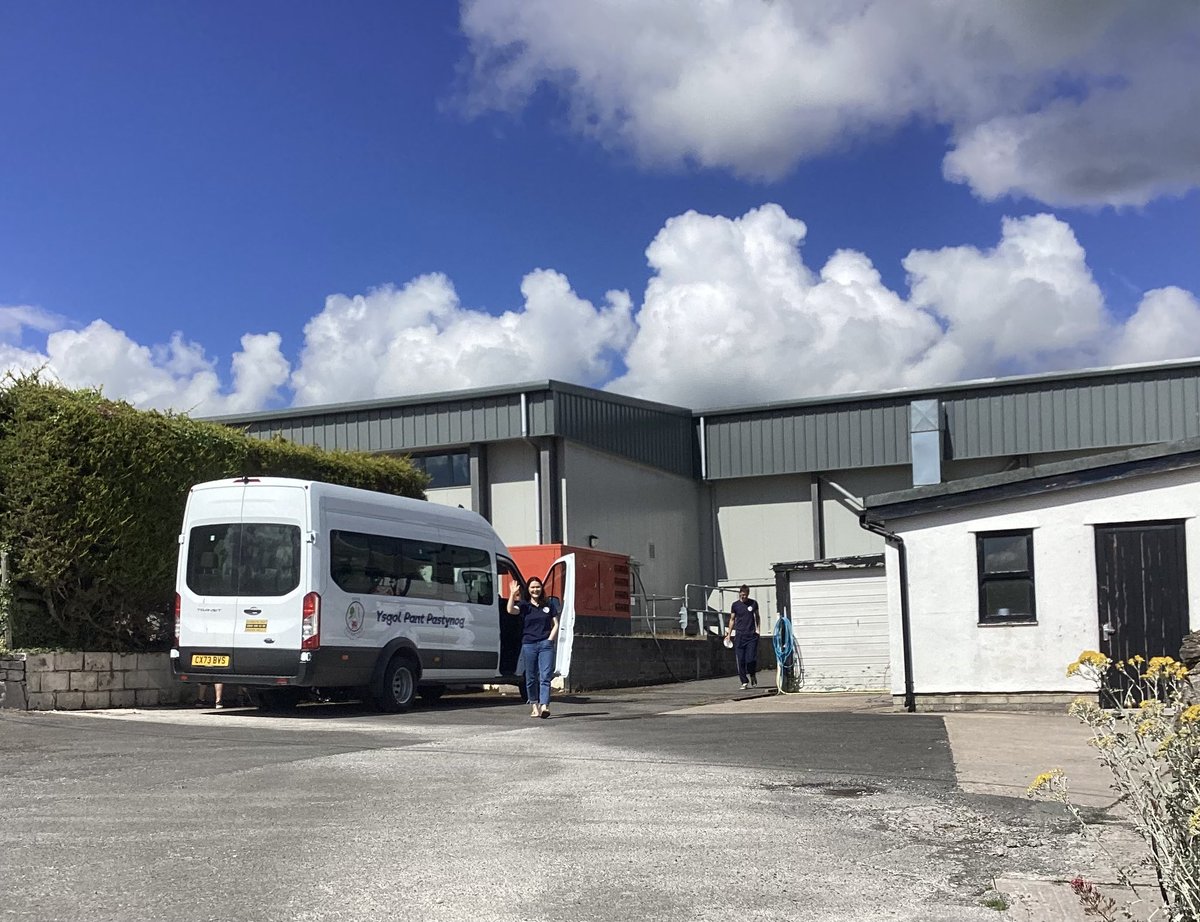 Ysgol Pant Pastynog (@pantpastynog) on Twitter photo Diolch enfawr i Owain a Nia Roberts <a href="/LlaethyLlan/">Llaeth y Llan</a> am dywys plant Bl5a6 o gwmpas eu cwmni heddiw. Roedd dysgu am hanes y busnes, pa sgiliau sydd angen ar gyfer byd busnes a chael blasu eu cynnyrch gwych, yn brofiad bendigedig i’r plant. <a href="/cyfoeth_enrich/">CyngorSDd Cyfoethogi | DCC Enrichment</a> #sgiliaumentrgarwch Diolch enfawr i Owain a Nia Roberts <a href="/LlaethyLlan/">Llaeth y Llan</a> am dywys plant Bl5a6 o gwmpas eu cwmni heddiw. Roedd dysgu am hanes y busnes, pa sgiliau sydd angen ar gyfer byd busnes a chael blasu eu cynnyrch gwych, yn brofiad bendigedig i’r plant. <a href="/cyfoeth_enrich/">CyngorSDd Cyfoethogi | DCC Enrichment</a> #sgiliaumentrgarwch