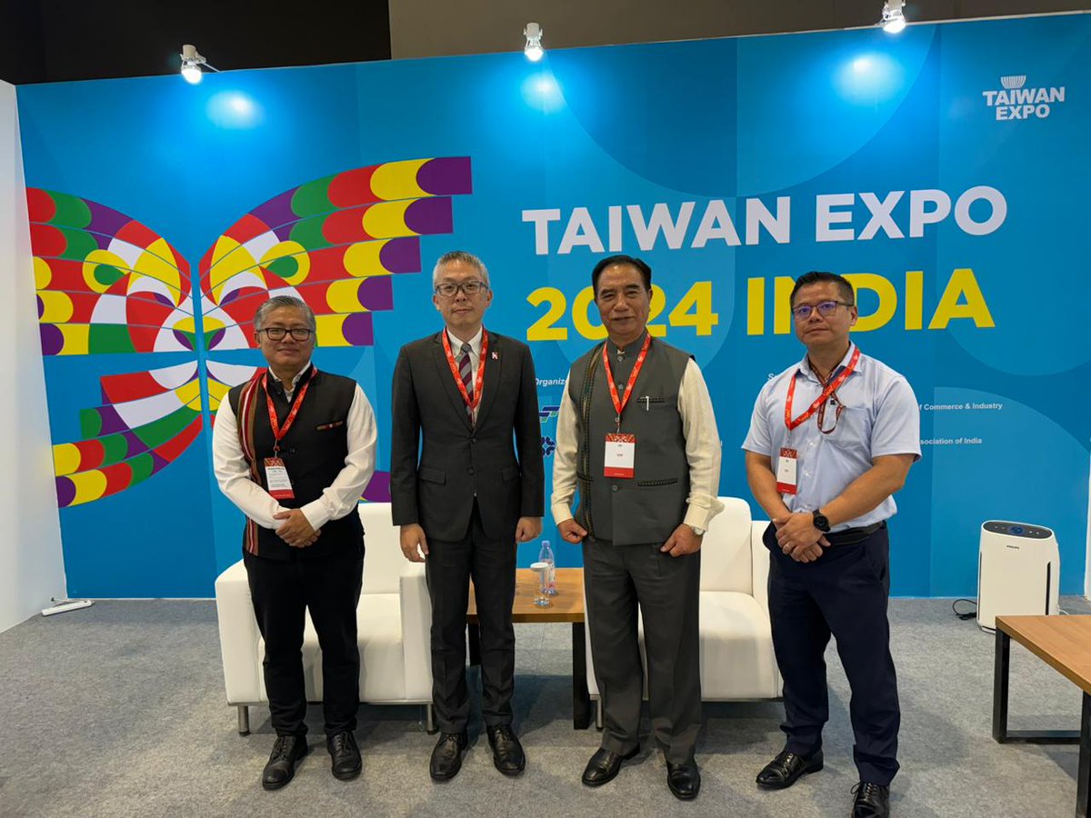 CMOMizoram's tweet image. Chief Minister Pu @Lal_Duhoma  met with Foxconn India Representative, Mr. V Lee, today at New Delhi. It was discussed how Mizoram youths to work at Foxconn and Foxconn to evaluate manufacturing base in Mizoram.