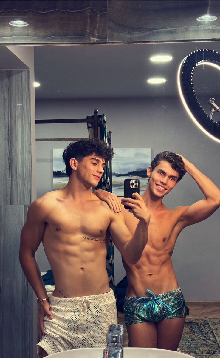 🇮🇹Lui si chiama Austin ed é colombiano.🇨🇴
Domani alle ore 18:00 esce il nostro nuovo video🔥🫣
Vieni a vedere cosa ho combinato a sta troietta?😏😈
onlyfans.com/sexysamu