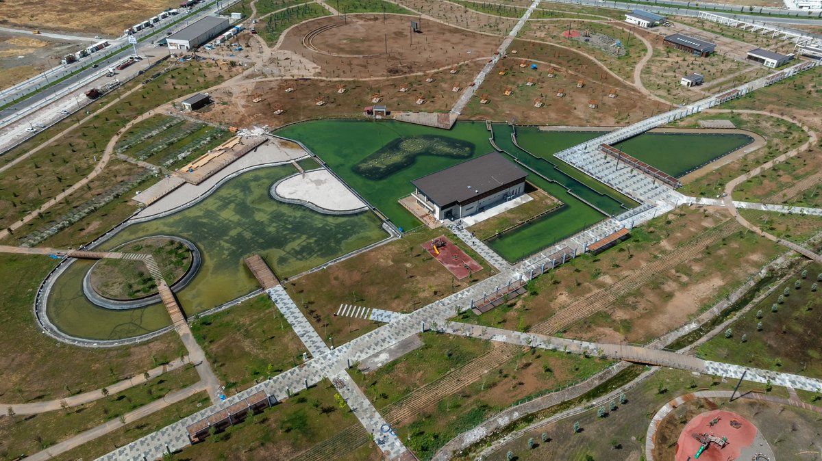 Yüzüncü Yıl Kent Parkı’nda sona doğru yaklaşıyoruz. 🌳

Şehrimizde insanımızın nefes alacağı ve gerektiğinde acil toplanma alanı olacak yeşil alanları artırmaya devam edeceğiz.
