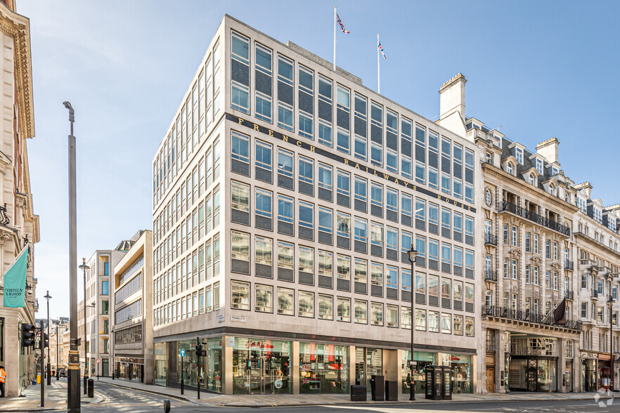 C20Society's tweet image. Demolition beckons for the fine, modernist French Railways House on Piccadilly (1960-62).
Designed by Shaw &amp;amp; Lloyd with signage by Ernő Goldfinger and interiors by Charlotte Perriand, this could so easily have been upgraded for modern office use. Wasteful and wholly unnecessary.
