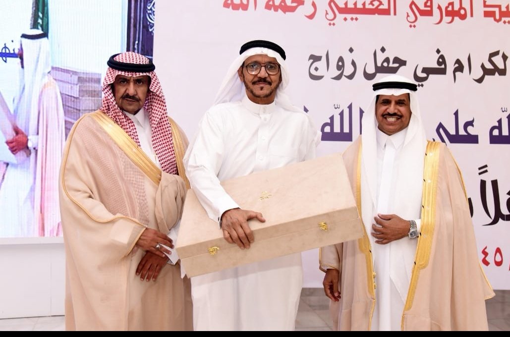 hamd123hmab's tweet photo. تشرفت بأستلام الهديه من سعادة اللواء علي وأخيه سعادة المحافظ مبارك أبناء الشيخ عطاالله رشيد المورقي رحمه الله https://t.co/Gih1PfLDMF