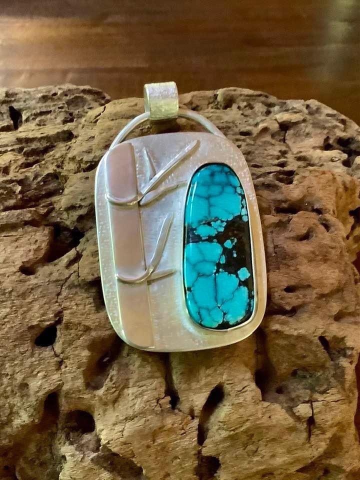 36 ct. Hubei Bamboo Mountain Turquoise cabochon, set in a hand-crafted .999 silver pendant setting.💕
blueridgesilverandstone.com