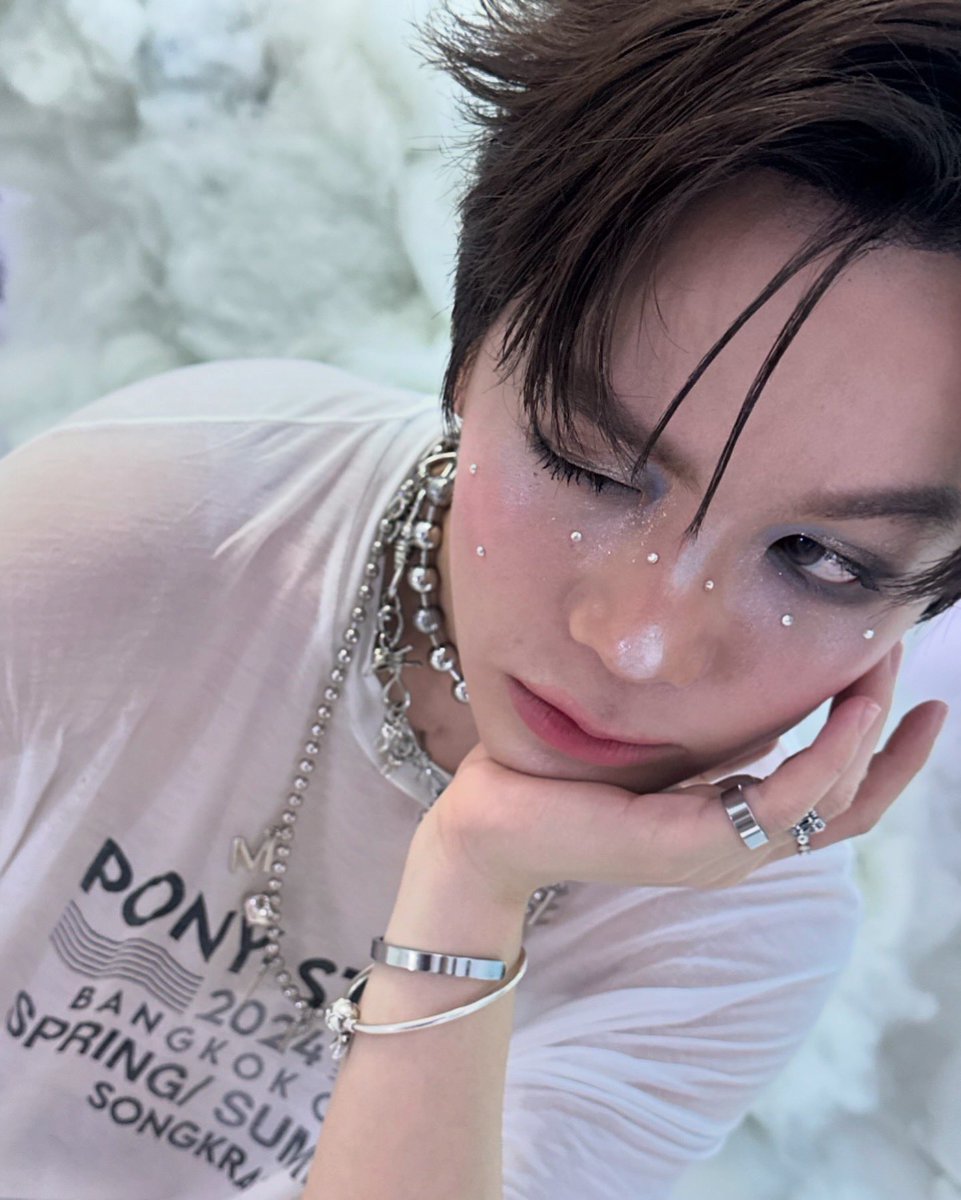 cooheartt's tweet photo. 𝐓𝐡𝐚𝐭'𝐬 𝐦𝐲 𝐥𝐢𝐟𝐞, 𝐥𝐢𝐟𝐞, 𝐛𝐚𝐛𝐲, 𝐈'𝐦 𝐚 𝐫𝐨𝐜𝐤𝐬𝐭𝐚𝐫 #cooheart https://t.co/MorjZdJbLp