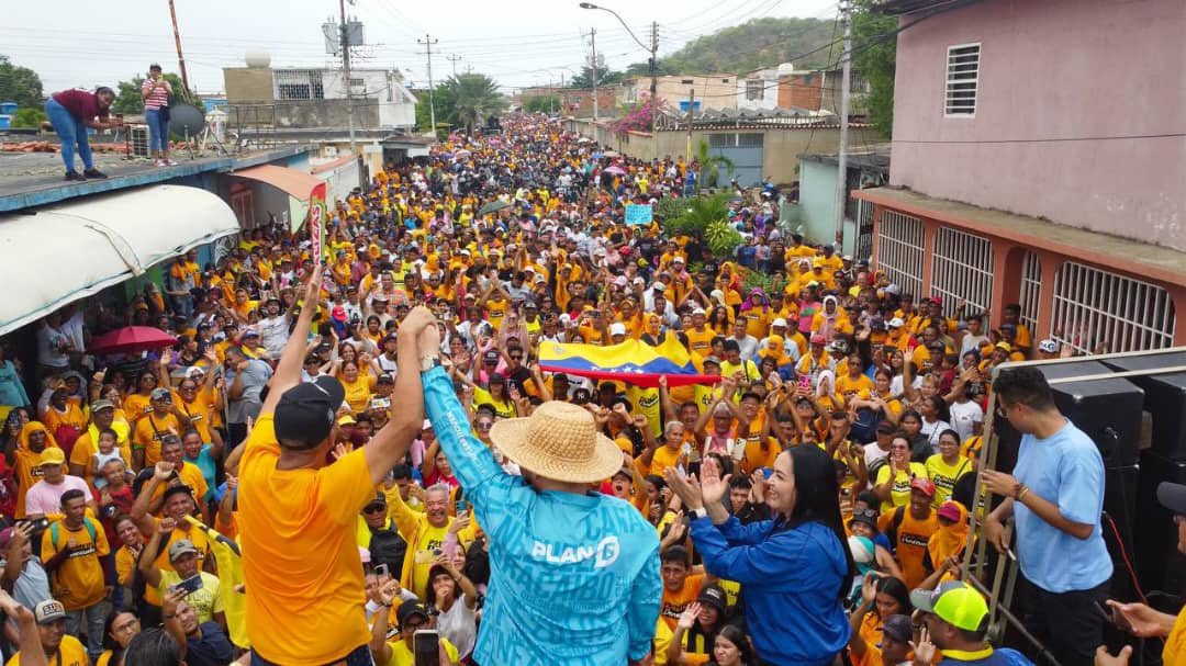 josebritoven's tweet photo. #8Jul Cada paso que damos hacia adelante nos acerca más a la Venezuela que soñamos. 🙌🏻

Sigamos avanzando juntos, con determinación, por la Venezuela de cambio, de progreso y bienestar. 🇻🇪 https://t.co/Y7Kyqel3op