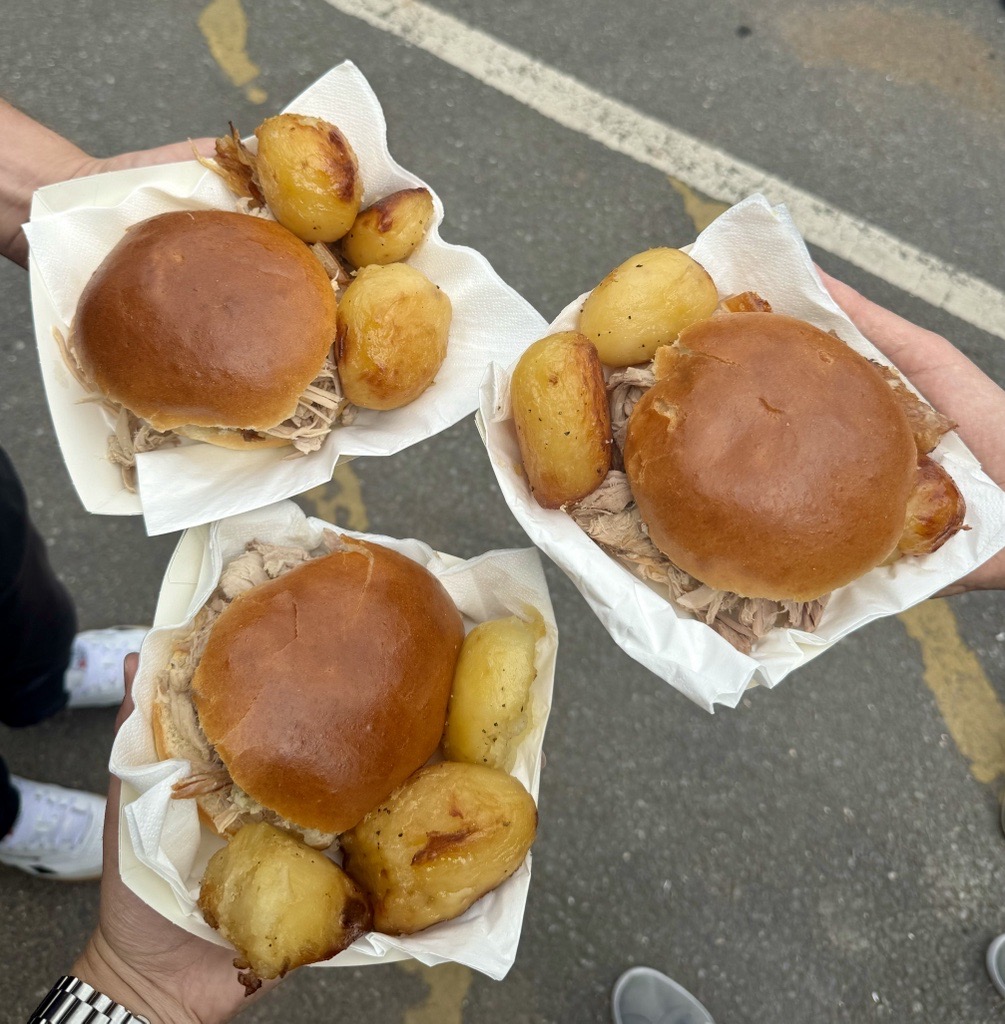 ValeportLtd's tweet photo. Last week, Teledyne Valeport hosted a hog roast for its employees to celebrate their achievements and the company's overall performance of the last three months. Thank you to all our employees for their hard work and dedication.

#CompanyCelebration #EmployeeAppreciation https://t.co/h9hdGxBib9