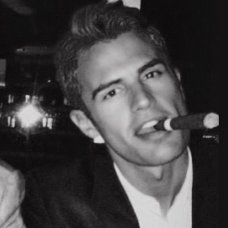 zmoodin's tweet photo. no ex, no next, for me Theo James is the best https://t.co/z3mlhicBaZ
