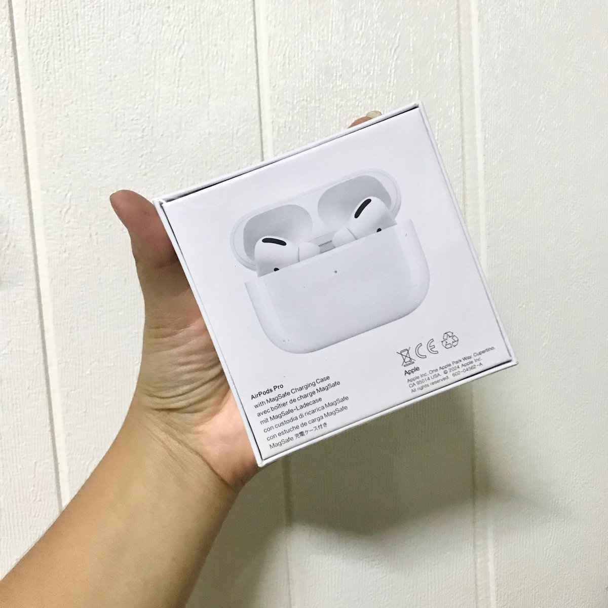 ขออนุญาตส่งต่อ Airpods Pro งาน IG ค่า✨

ราคาในร้าน 2,190.- ขอส่งต่อ 370.- ค่า

ส่งต่อเพราะซื้อ marshall มาคับ🥺
ยังไม่ได้ใช้เลยนะคะ ยังไม่แกะซีลค่ะ 
ค่าส่ง 40.- คับ🫶🏻
#ส่งต่อคสอมือ2 #หูฟัง #ส่งต่อstylist  #เสื้อผ้ามือสองสาวอวบ #เสื้อผ้าy2k #เสื้อผ้ามือสอง #ส่งต่อ #saveป่าทับลาน