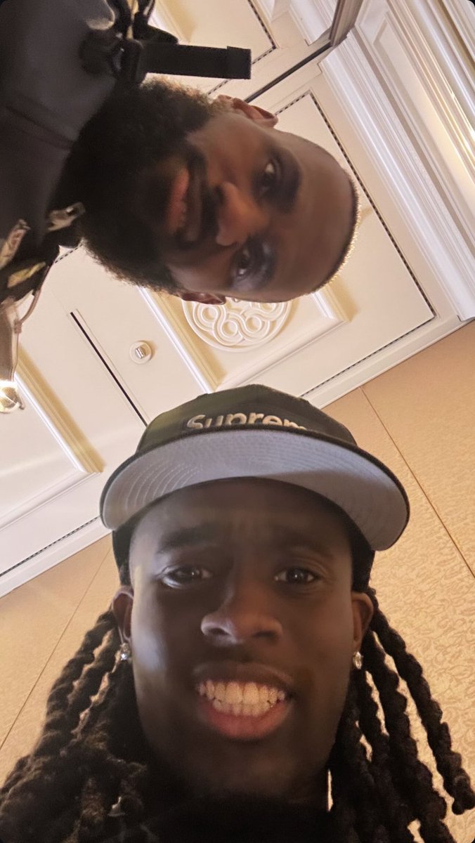 Me and twin lookin at a text a hoe sent me