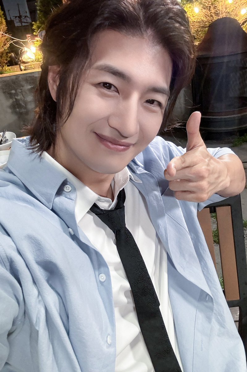 Hoi_official's tweet photo. [📸]

채널A 4인용 식탁 종료!

행복한 미소 마구 보여주고
비주얼 갱신하고 간 호이

다음에 또 만나요👋🥰

#손호영 #SONHOYOUNG https://t.co/H2VUnWEF11