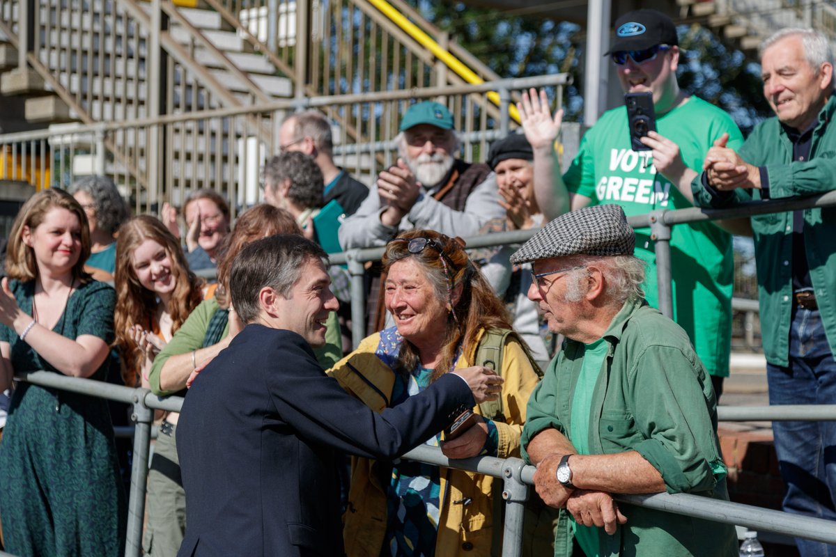 AdrianRamsay's tweet image. Delighted to have so may #WaveneyValey residents and @TheGreenParty supporters come to #Diss to wish me well on my first trip to Parliament to represent them!