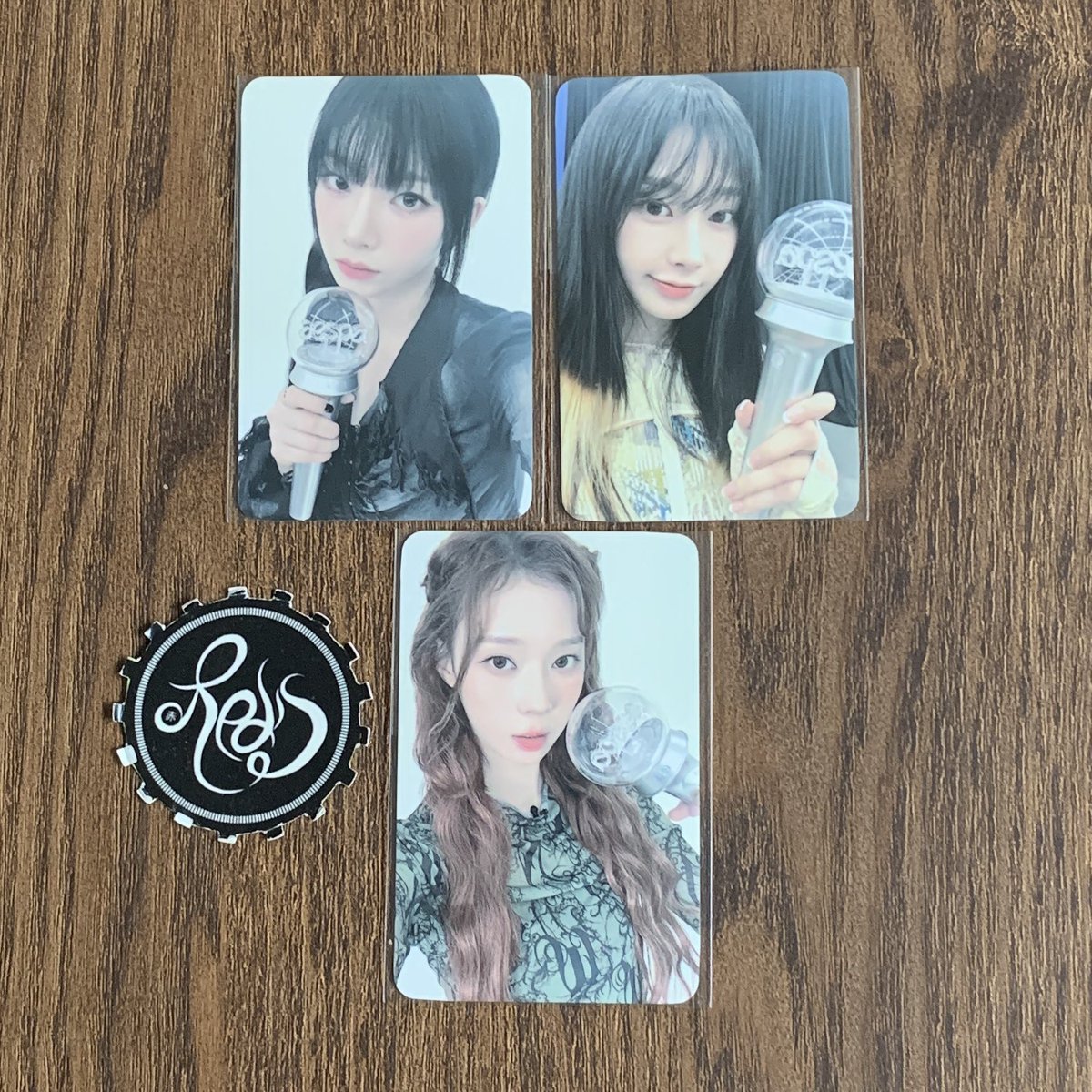 RedKpop's tweet photo. [READY OFFICIAL SEALED] 
#aespa Official Lightstick Photocard 
Rp 150.000,-

#aespa_official #redkpop #promoguncang77 #aespawinter #aespakarina #aespagiselle #aespaningning

shopee : https://t.co/GAk6bzSjsB https://t.co/ByGeqdes1L