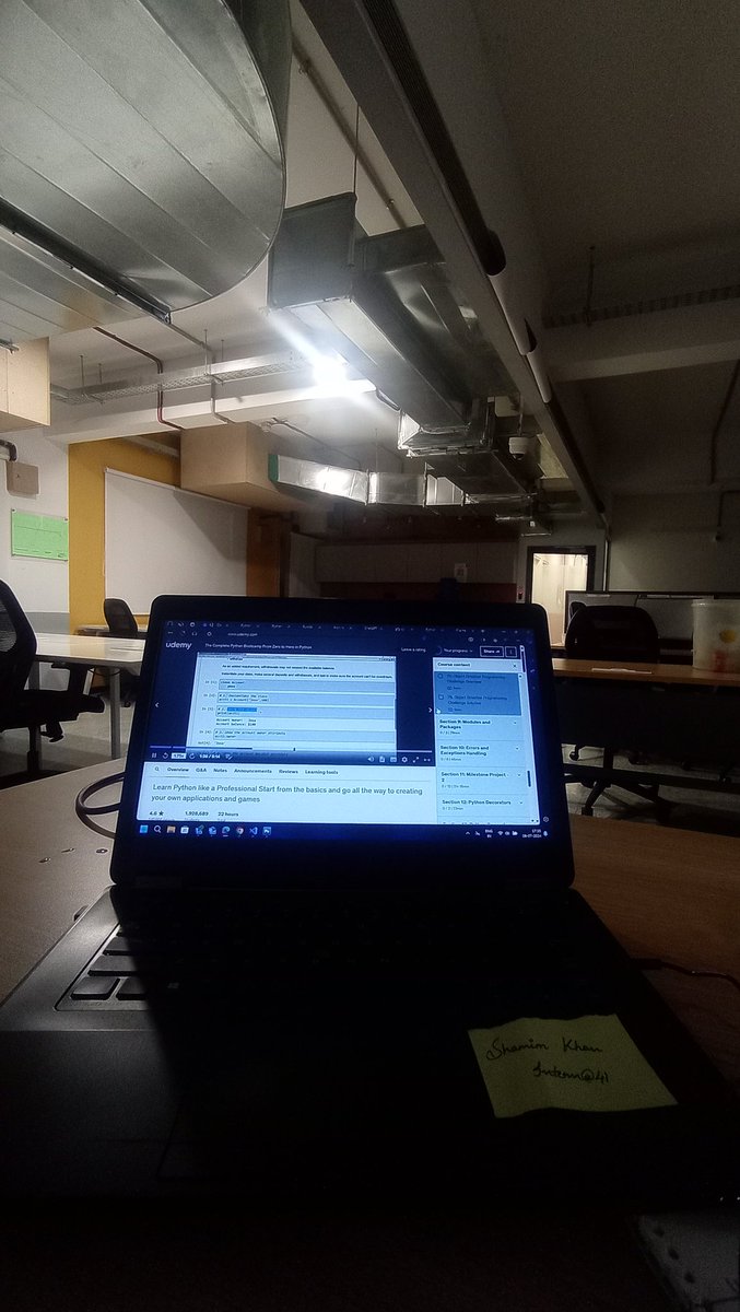 Nishansummy's tweet photo. Monday Evening: )
#office https://t.co/B5iIJmNuf4