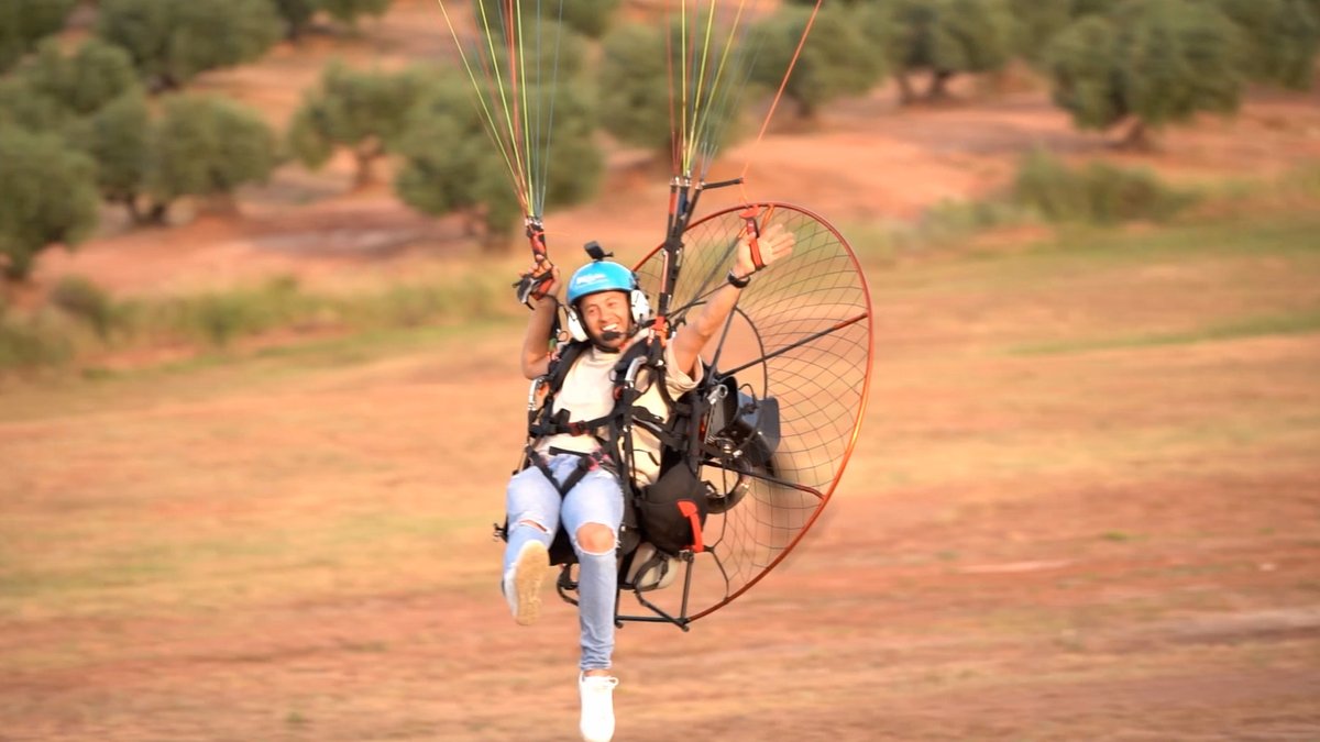 😍 Ya tenemos el espectacular resumen en vídeo de 
 <a href="/fiaelyelmo/">FIA el Yelmo</a> 2024

✅ Un gran trabajo de Carlos Navarro, César Maldonado y Jéssica Conde que recoge el espectáculo, la emoción y la diversión que hemos vivido este año

🪂 🚁 😎
¿Ganas de FIA 2025? 🙋🙋‍♀️

youtube.com/watch?v=zemlPn…