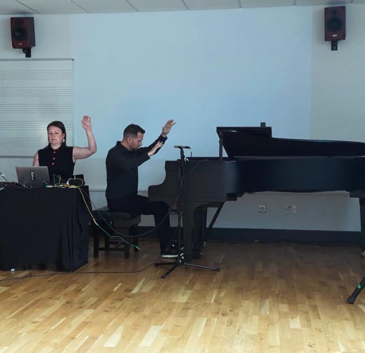 <a href="/RoyalHolloway/">Royal Holloway</a> represented at <a href="/royalmusical/">RMA</a>'s Music and/as Process conference in Glasgow, where Dr Tom Parkinson, Dr Nina Whiteman, and PhD candidate Thomas Baynes all presented on the theme of 'Environment, Space &amp; Place'.

royalholloway.ac.uk/research-and-t…