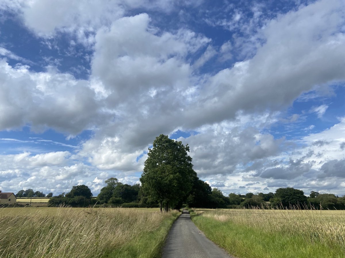 Kittywitches's tweet photo. A beautiful interlude between dramatic showers yesterday. Just time enough to slot in a quick walk! #AgeingBetter #AgeJoyfully #LoveNorfolk https://t.co/UlwI5aFOFW