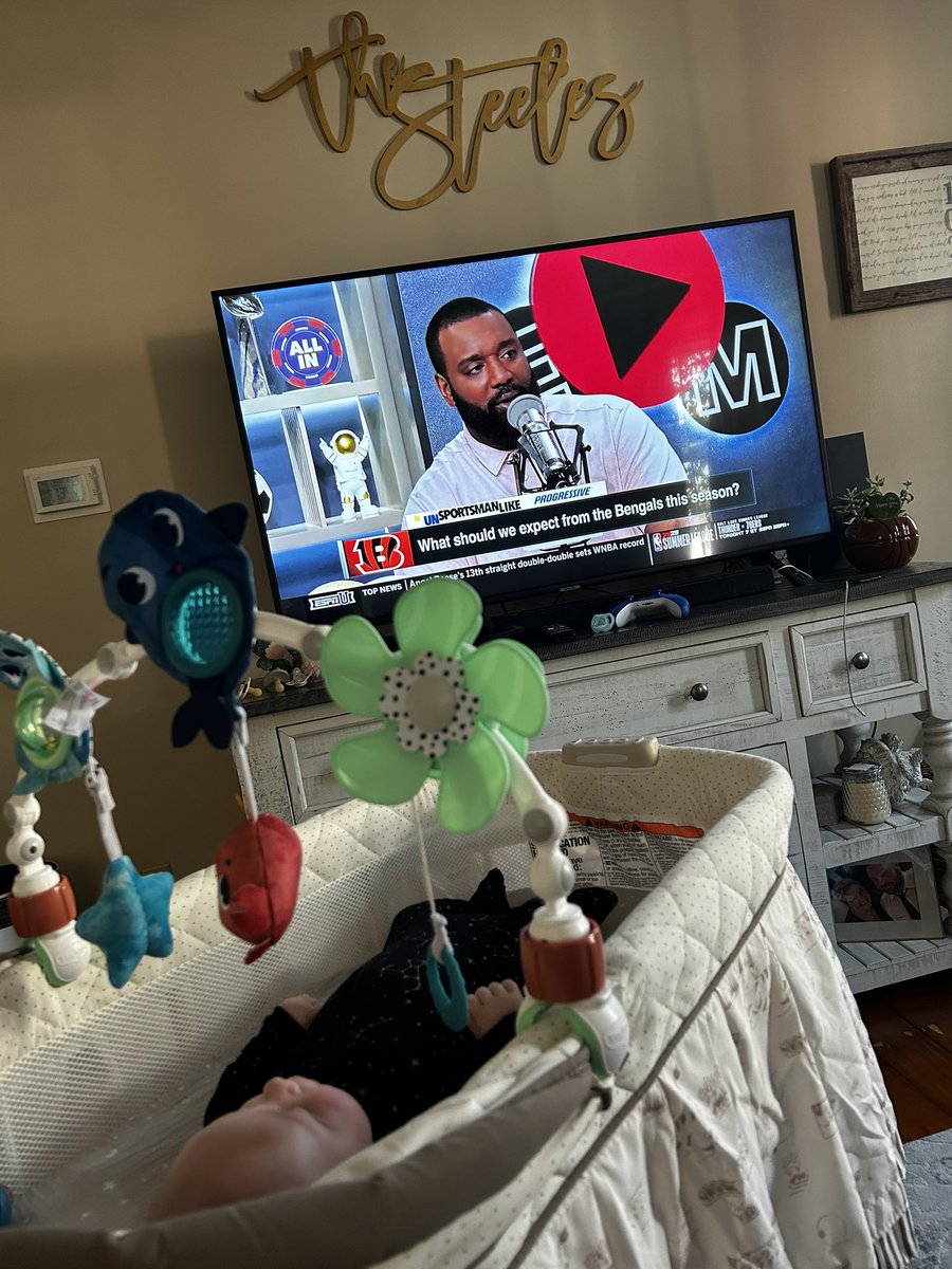 thechrissteele's tweet photo. @ChrisCanty99 @UnSportsESPN one of your newest fan enjoying the Monday morning show https://t.co/dxfZI0NydK