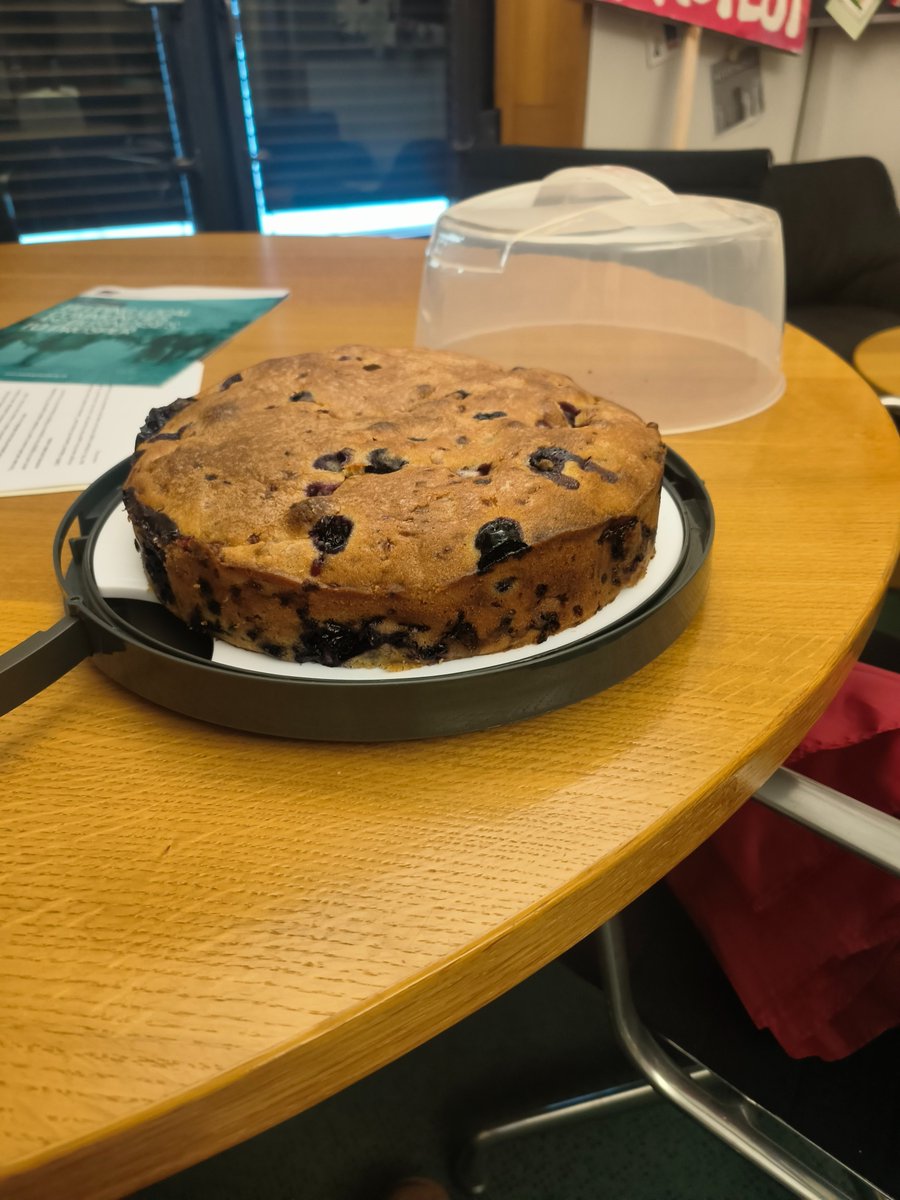 Arrived to my office to a thank you cake. I won't say what it's for because it would be indiscreet but it cheered me.